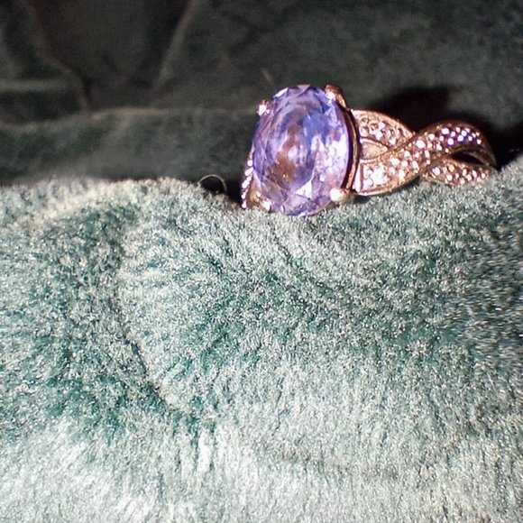 10k White Gold Ring - Picture 1 of 6